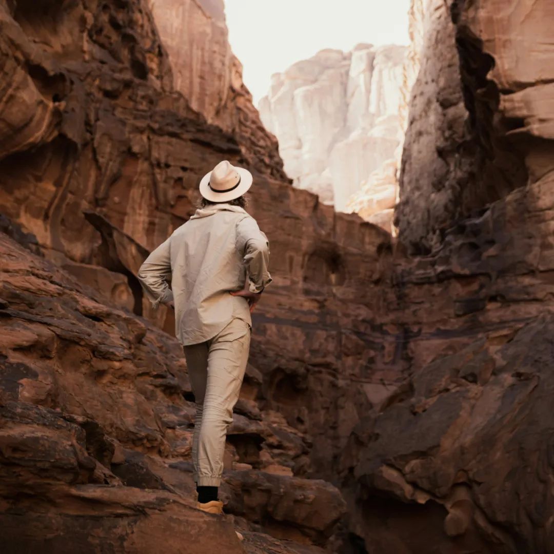 iPhone 15 Pro支持录制空间视频／ChatGPT版微型手机来了／腾讯将在中国独家代理Meta VR头显｜ 未来周报