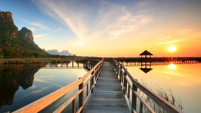 揭秘ChatGPT：它将如何颠覆科技巨头？(爆火的ChatGPT 先颠覆谁 )